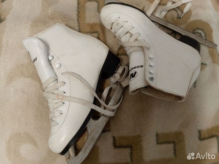 Коньки фигурные 38 размер со спортмастера