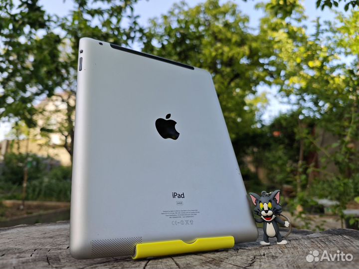 iPad 2, 64 Гб, Wi-Fi + SiM-карта