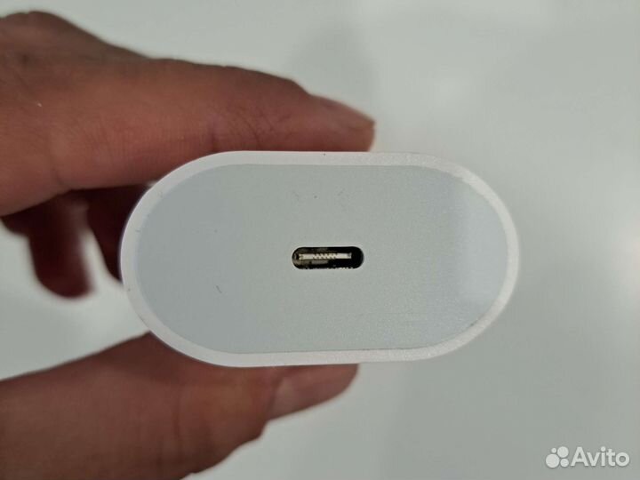 Блок зарядки на айфон