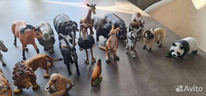 Фигурки Mojo и Schleich