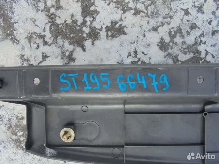 Накладка замка багажника Toyota Caldina ST195