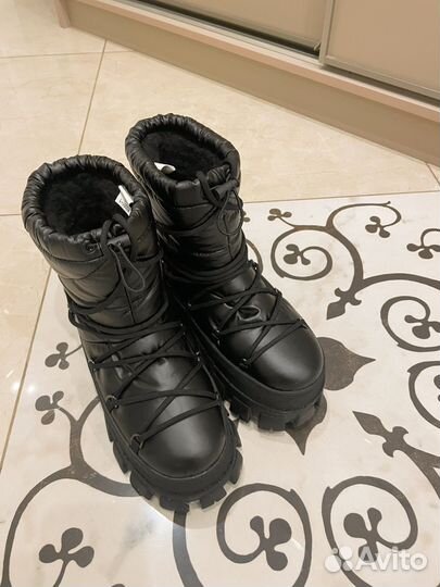 Дутики женские