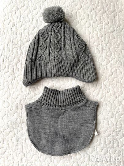 Шапочка и манишка H&M