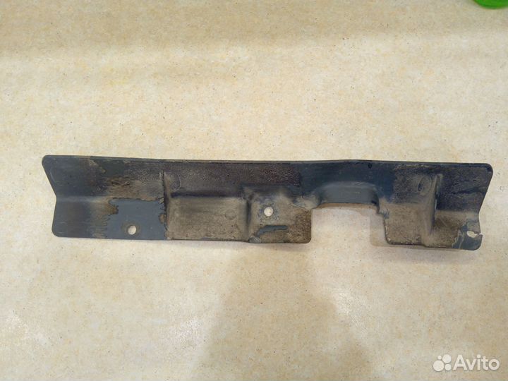 Правый отбойник бензобака 74814JD 00A