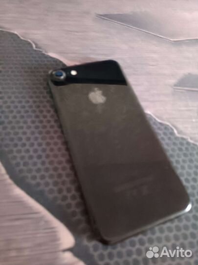 Телефон iPhone 7