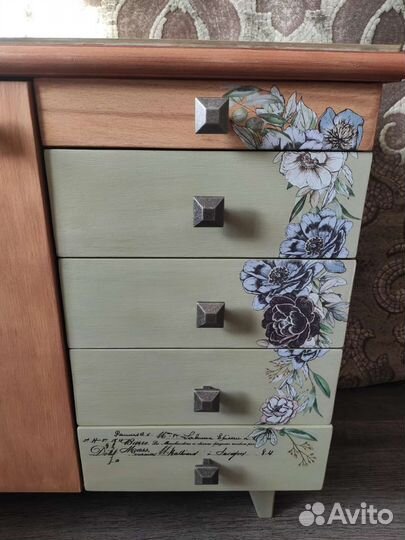 Тумбочка комодик