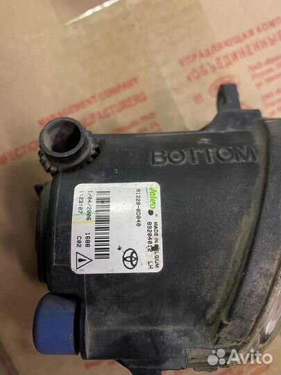 Противотуманная фара левая Toyota