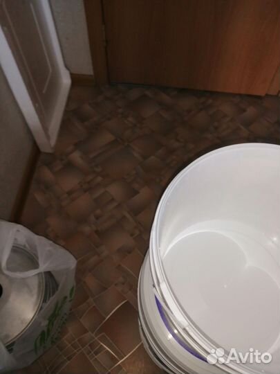 Ведро пластиковое с крышкой 10л