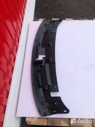 Накладка замка капота передняя Geely Coolray SX11