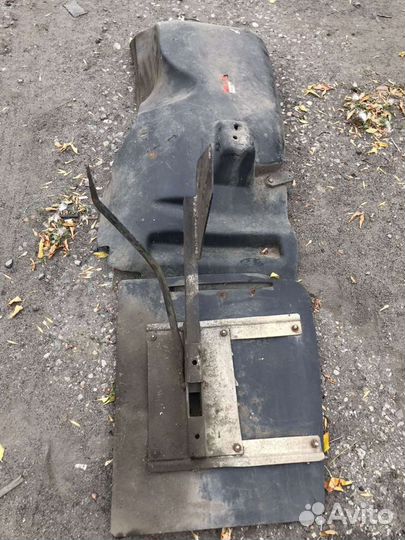 Крыло переднее фредлайнер