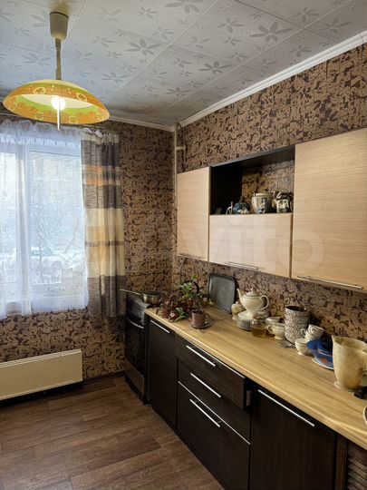 4-к. квартира, 90 м², 1/10 эт.