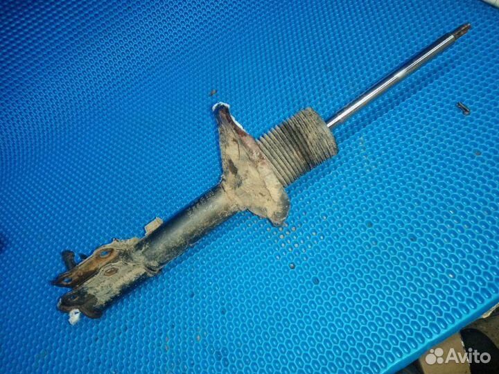 Амортизатор передний левый Hyundai Accent LC/LC2