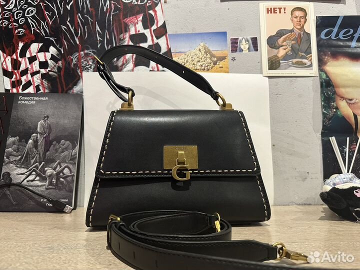 Сумка на плечо guess