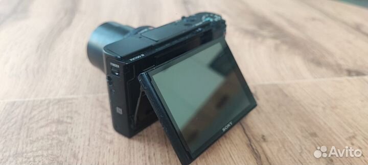 Камера Sony DSC-RX100M4