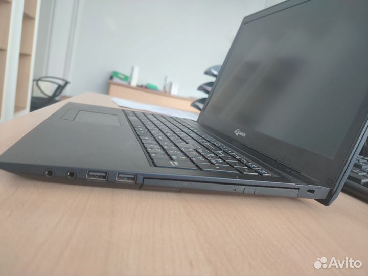 Ноутбук Full HD i5 8 поколения SSD