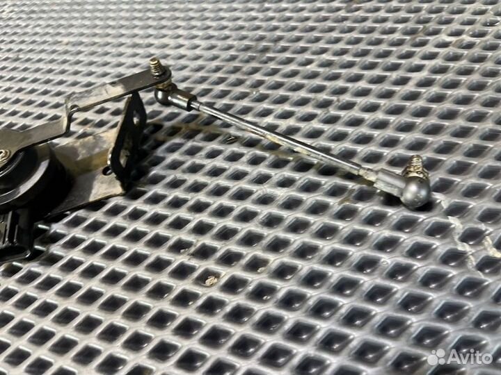 Датчик высоты подвески прав. перед. Cadillac Escal