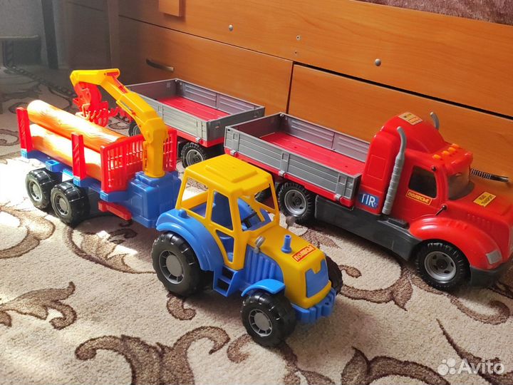 Большегруз и трактор лесовоз Полесье