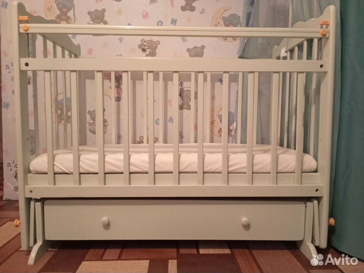 Детская кроватка
