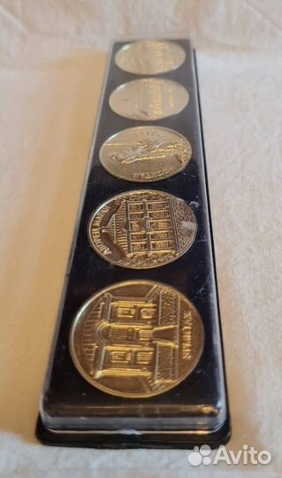 Медали сувенирные Петродворец