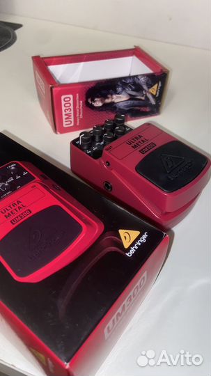 Педаль для электрогитары Behringer UM300