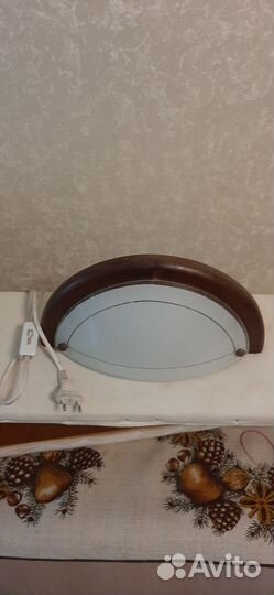 Настольная лампа