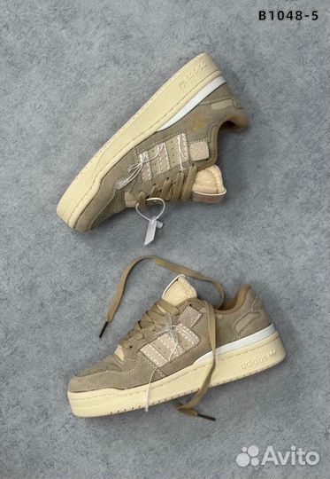 Кроссовки женские бежевые