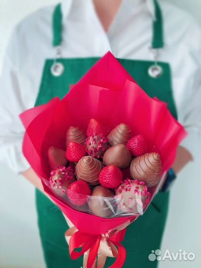 Мини букнт из клубники в шоколаде