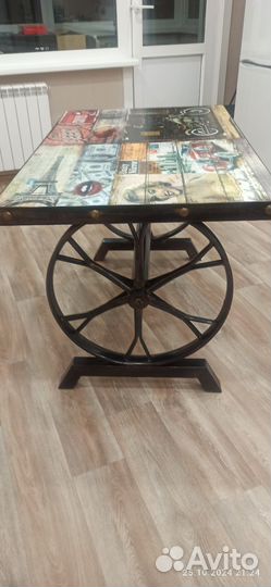 Кухонный стол