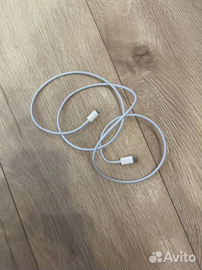 Зарядка на iPhone