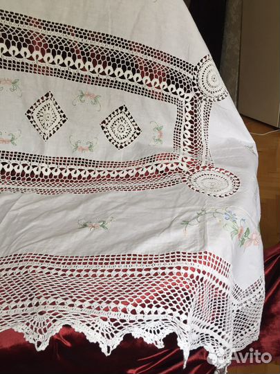Скатерть вышитая старинная