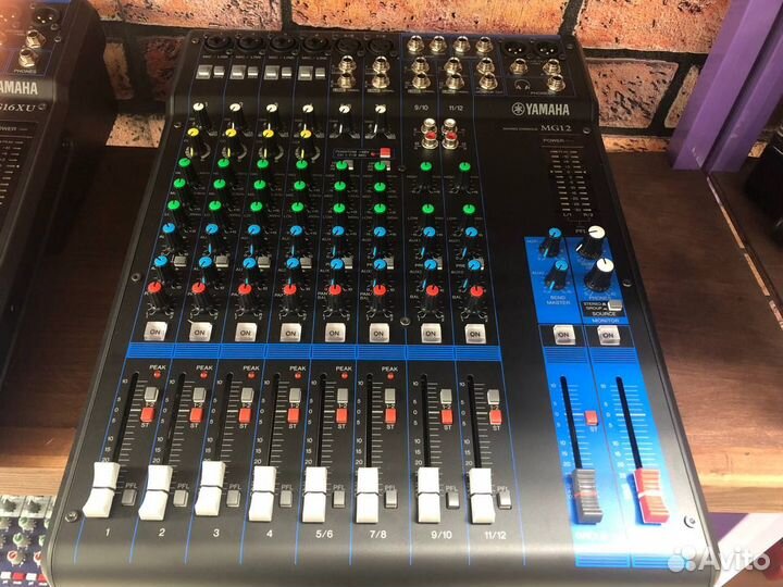 Микшерный пульт Yamaha MG12