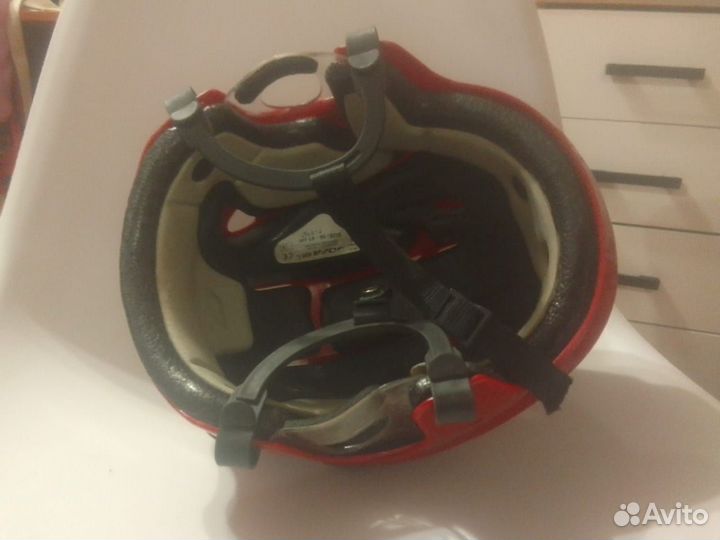 Шлем хоккейный jofa красный Б/у