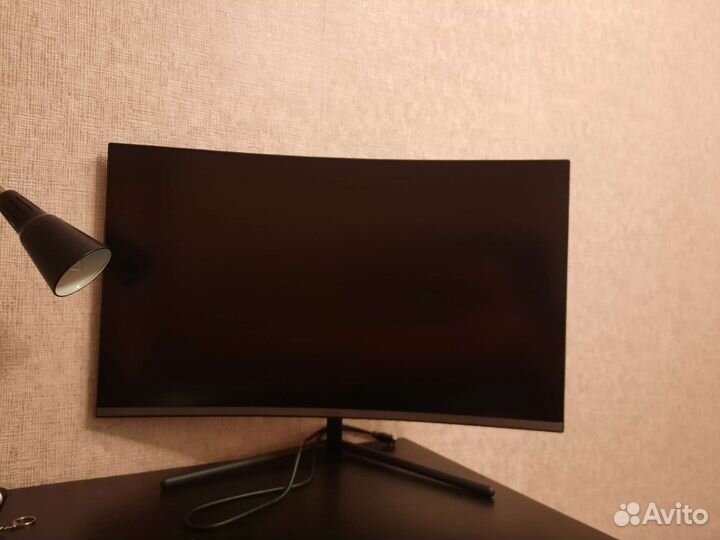 Монитор Samsung 32 изогнутый