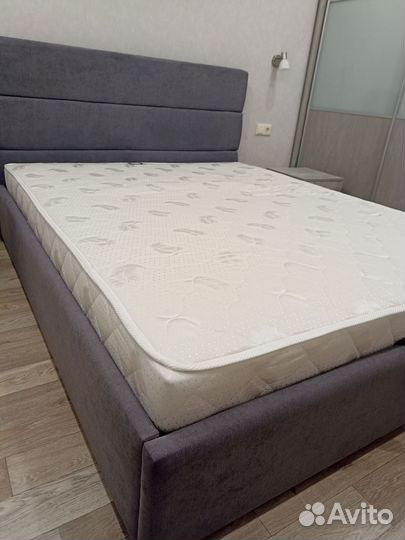 Кровать двухспальная 160 200 бу