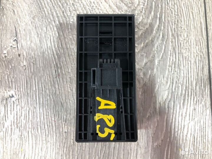 Блок управления стеклоподъемниками Audi A4 (B8)