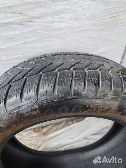 Goodyear UltraGrip Ice 245/55 R19