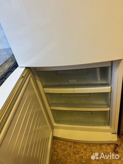 Холодильник daewoo