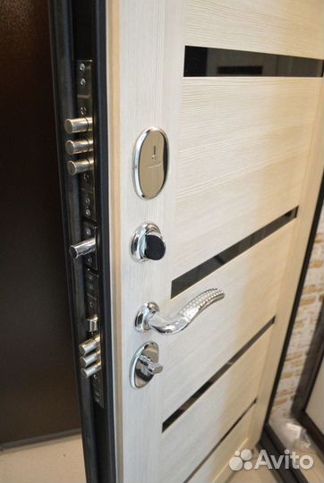 Двери входные металлические новые