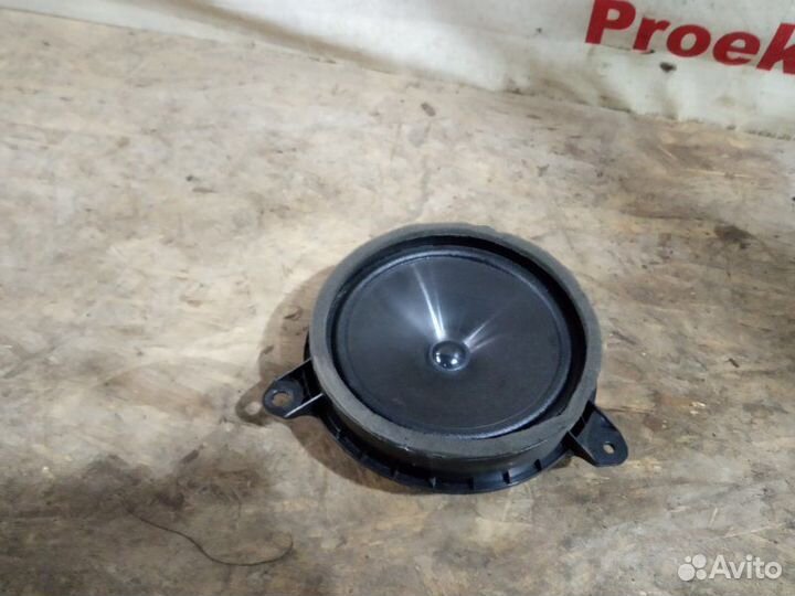 Динамик задний левый Toyota Rav4 50 2019