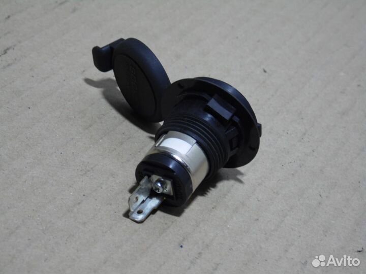 Прикуриватель задний Ниссан Инфинити
