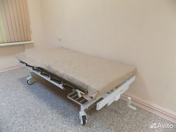 Кровать медицинская