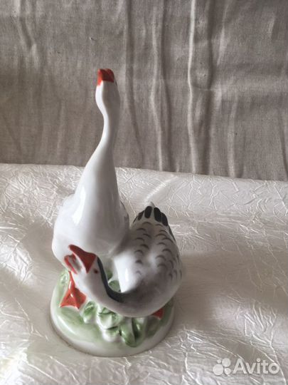 Статуэтка гуси
