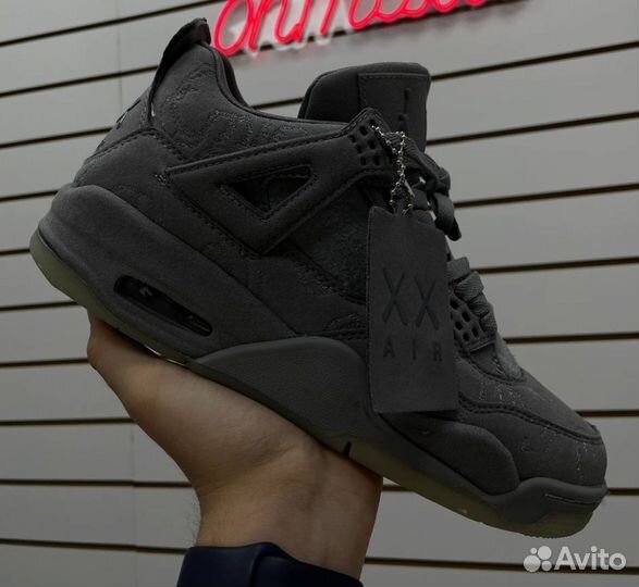 Nike Air Jordan 4 retro kaws