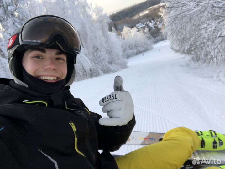 Инструктор Тренер Горные лыжи Лоза