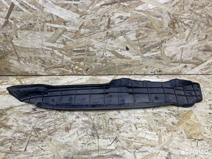 Пыльник правый в крыло Toyota Highlander 2