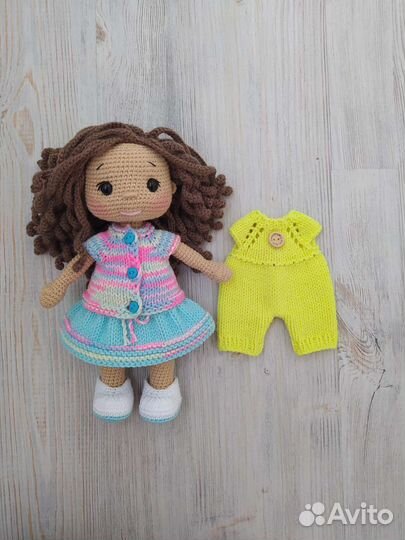 Кукла ручной работы вязаная
