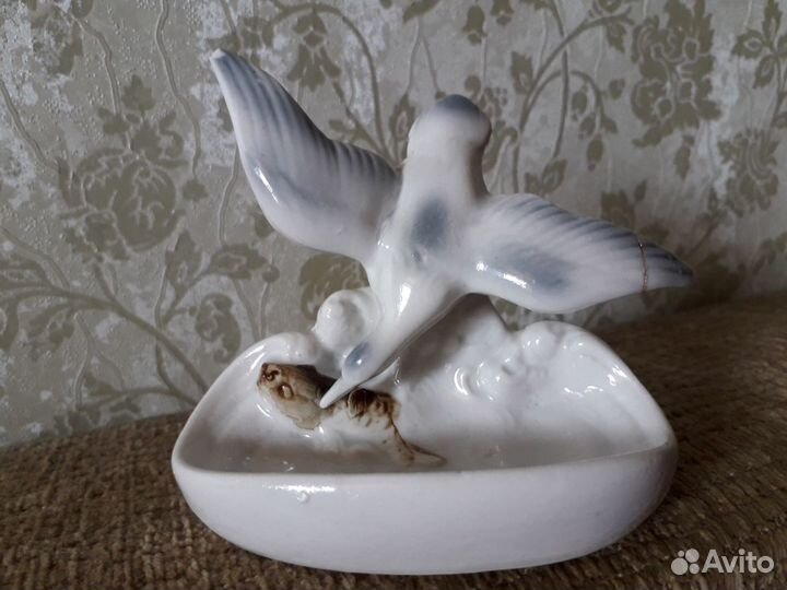 Статуэтка-пепельница Чайка с рыбой