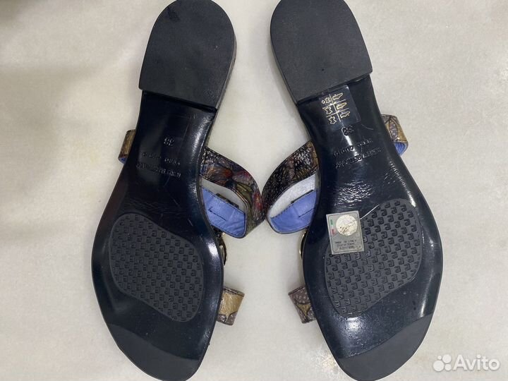 Босоножки женские