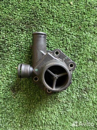 Термостат Volvo 3.2 3.0 T6 XC70 S80 XC90 XC60