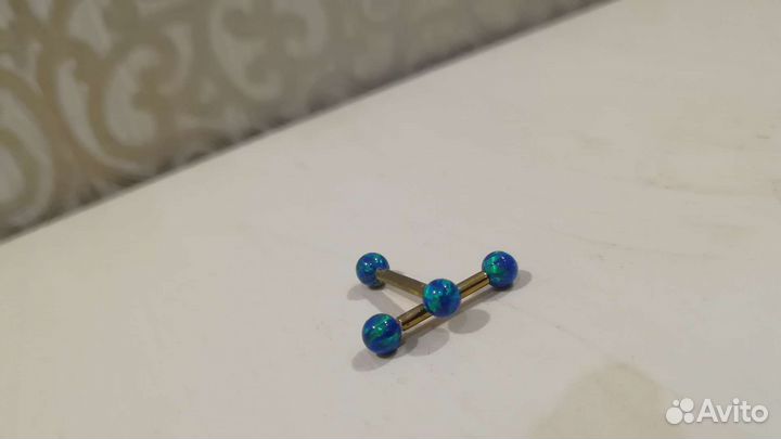 Пирсинг с опалами плоскостной